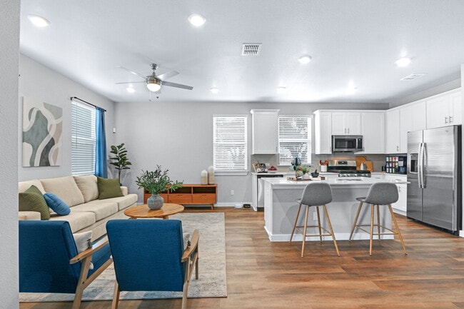 Building Photo - Los Cielos at Brooks Luxury Rentals