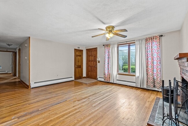 Building Photo - 11 Boline Pl