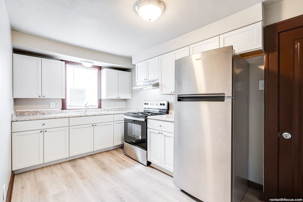 Primary Photo - 313 E Murray Ave