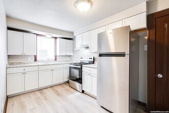 Building Photo - 313 E Murray Ave