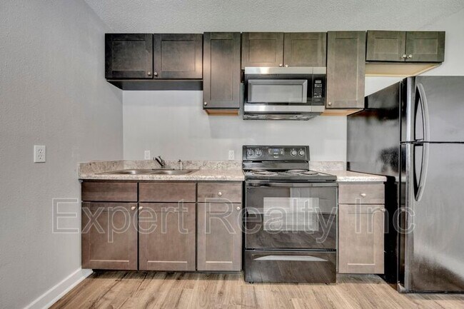 Building Photo - 1061 57th St