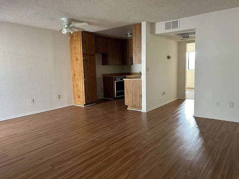 Foto del edificio - 725 E Windsor Rd