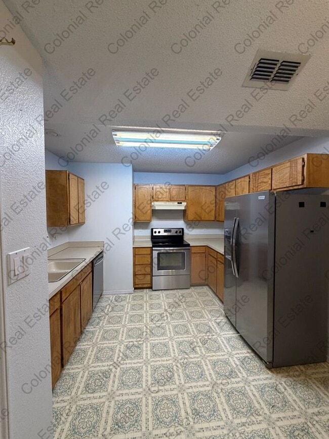 Foto del edificio - Spacious 4 bedroom 2 bath home.