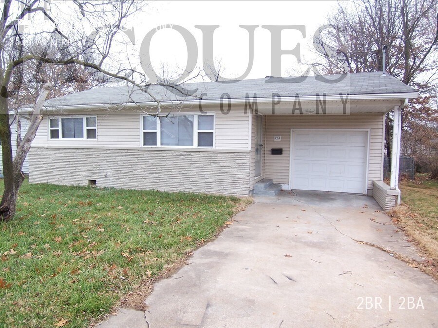 Primary Photo - Clean Updated 2 Bedroom 2 Bath 1 Car Garag...