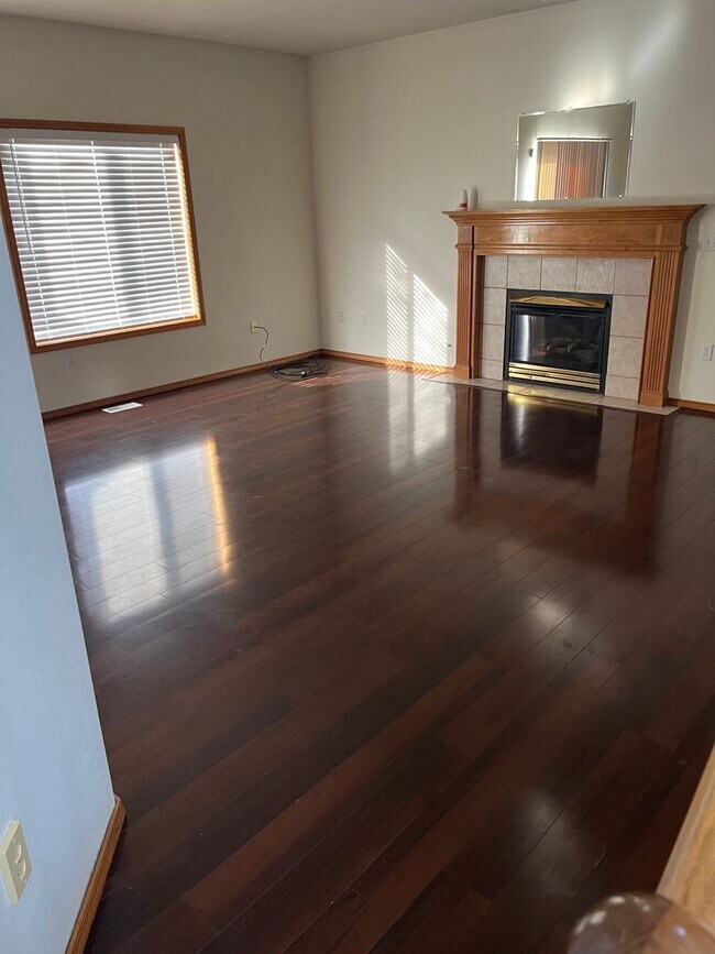 Building Photo - Beautiful 9 Mile Area Home