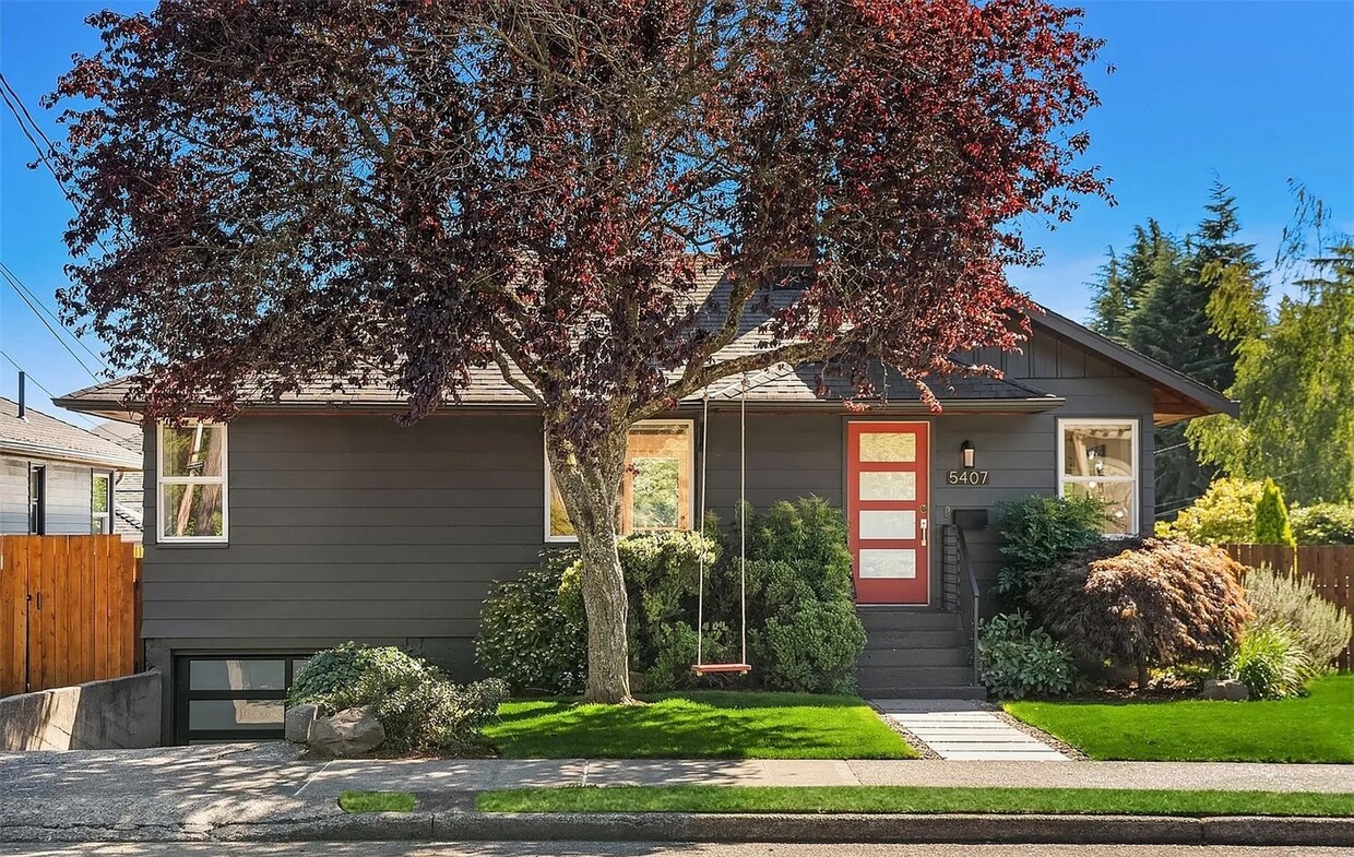 Primary Photo - Beautiful Updated 2-bedroom/2-bathroom Hom...