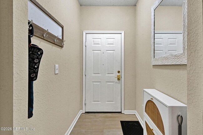 Foto del edificio - 10075 Gate Pkwy N