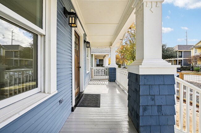 Building Photo - 1224 Waverly St