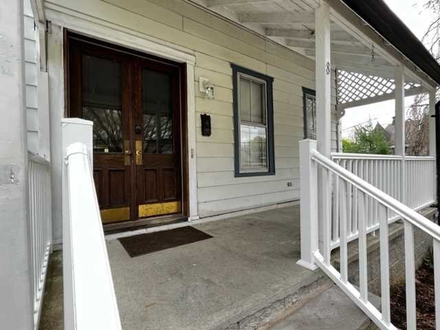 Foto del edificio - 8 Parker Ave