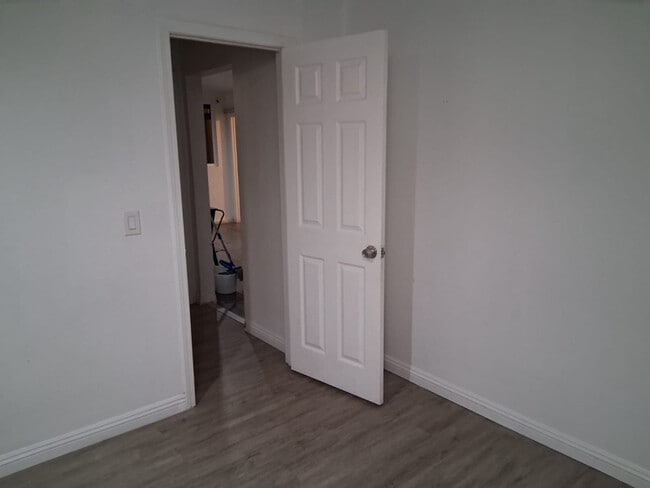 Building Photo - 9490 Elm Ave