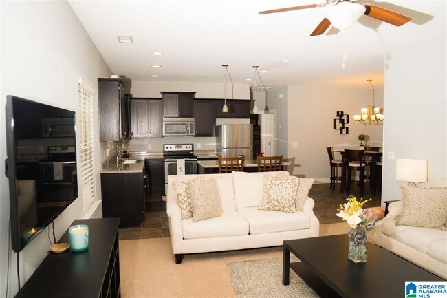 Foto del edificio - 4375 Ridgemont Cir