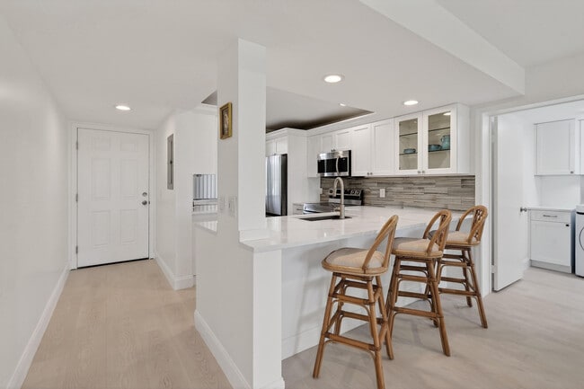 Foto del edificio - 301 S Seas Dr