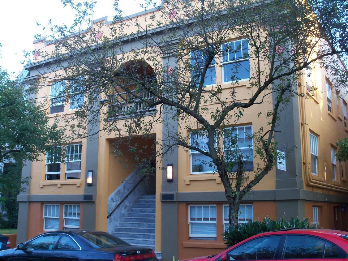 Foto del edificio - Flandora Apartments