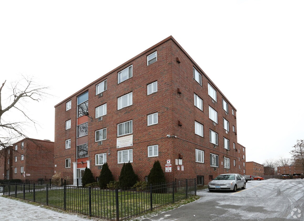 63 Huntington St, Hartford, CT 06105 Apartments in Hartford, CT