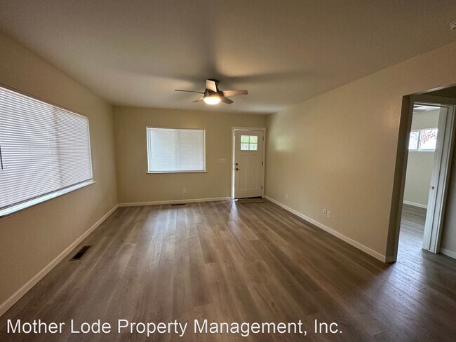 Building Photo - 2 br, 1 bath House - 435 Barretta Street