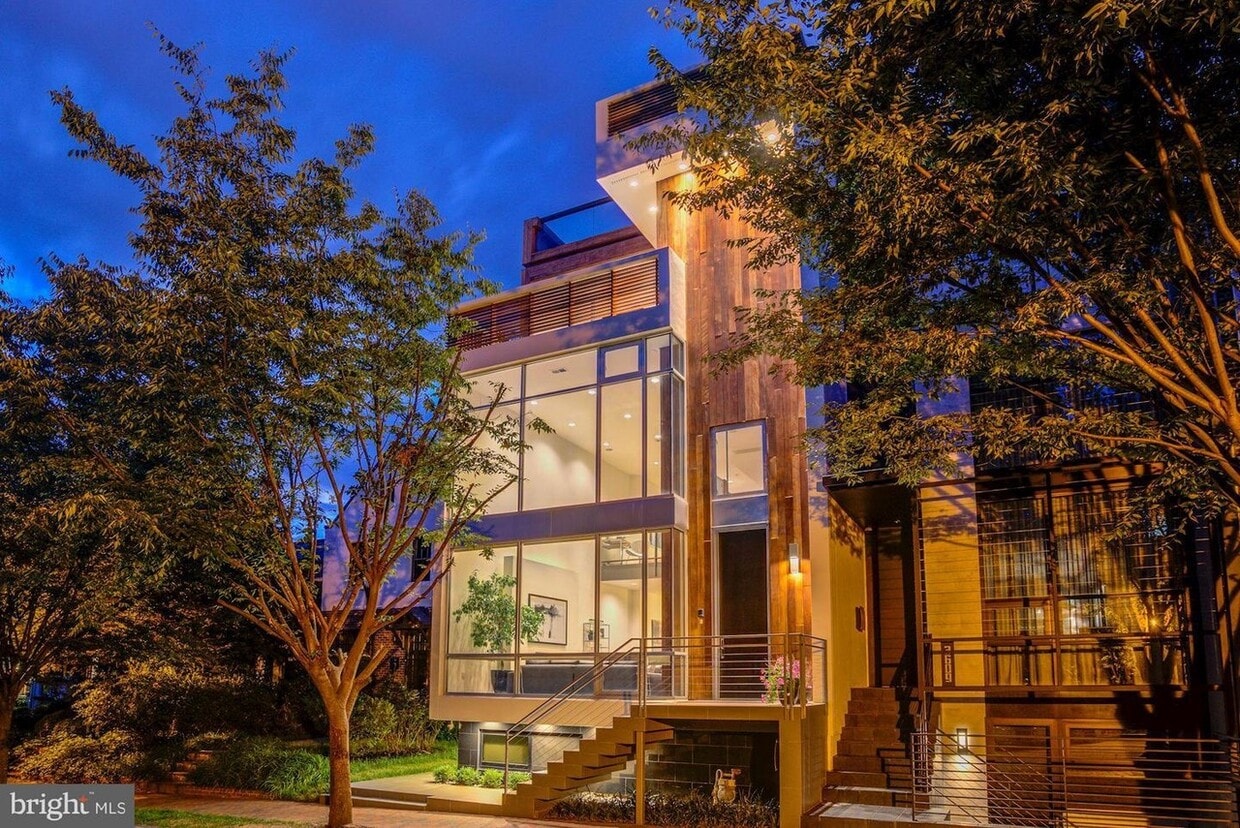Building Photo - 3611 R St NW