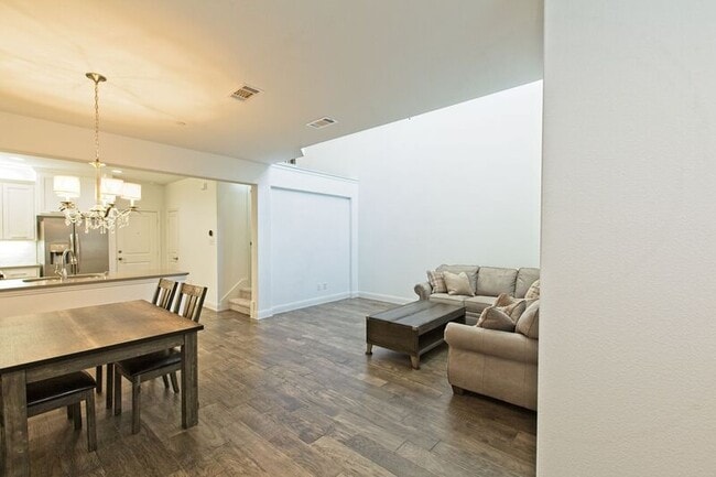 Building Photo - 3116 Gaylord Dr