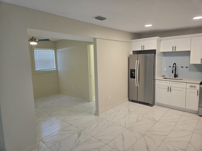 Foto del edificio - 4500 3rd Ave S