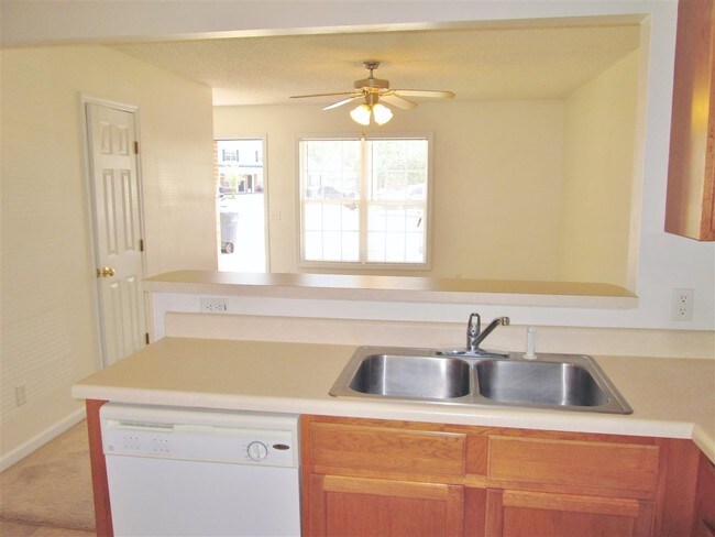 Building Photo - 219 Palace Cir