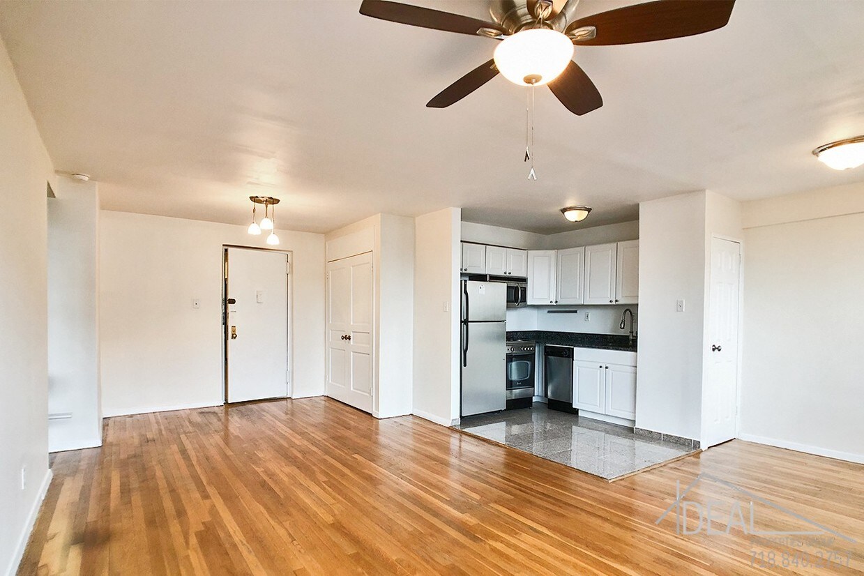 Primary Photo - 483 Ocean Pkwy Pky