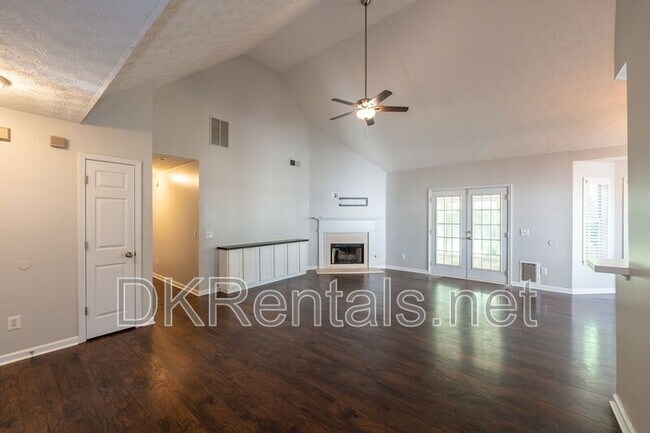 Foto del edificio - 2638 English Oaks Ln NW