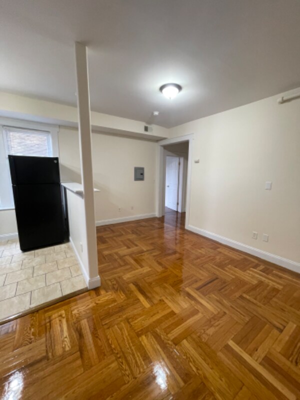 Building Photo - 1305 Clinton Ave