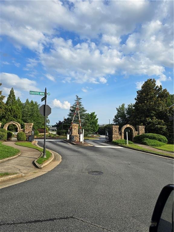 Building Photo - 1934 Dilcrest Dr