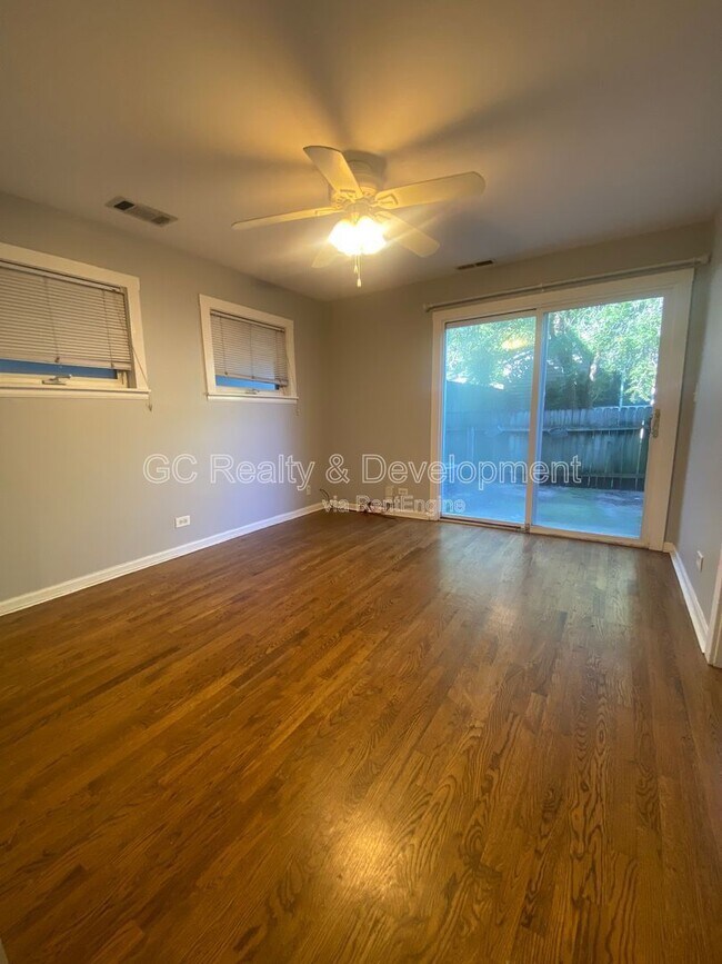 Foto del edificio - 2156 W Belle Plaine Ave