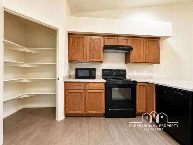 Foto del edificio - For Rent: 3-bedroom, 2-bathroom home in Desert Sky