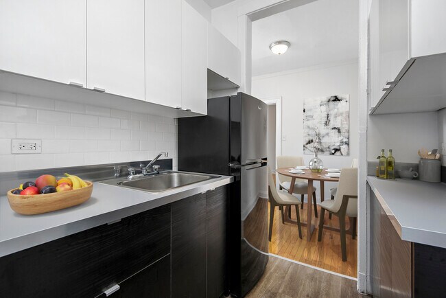 Foto del edificio - 632-42 W Addison