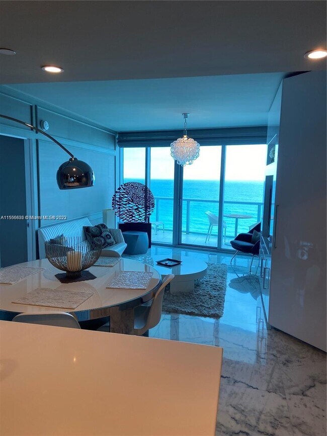 Building Photo - 17001 Collins Ave