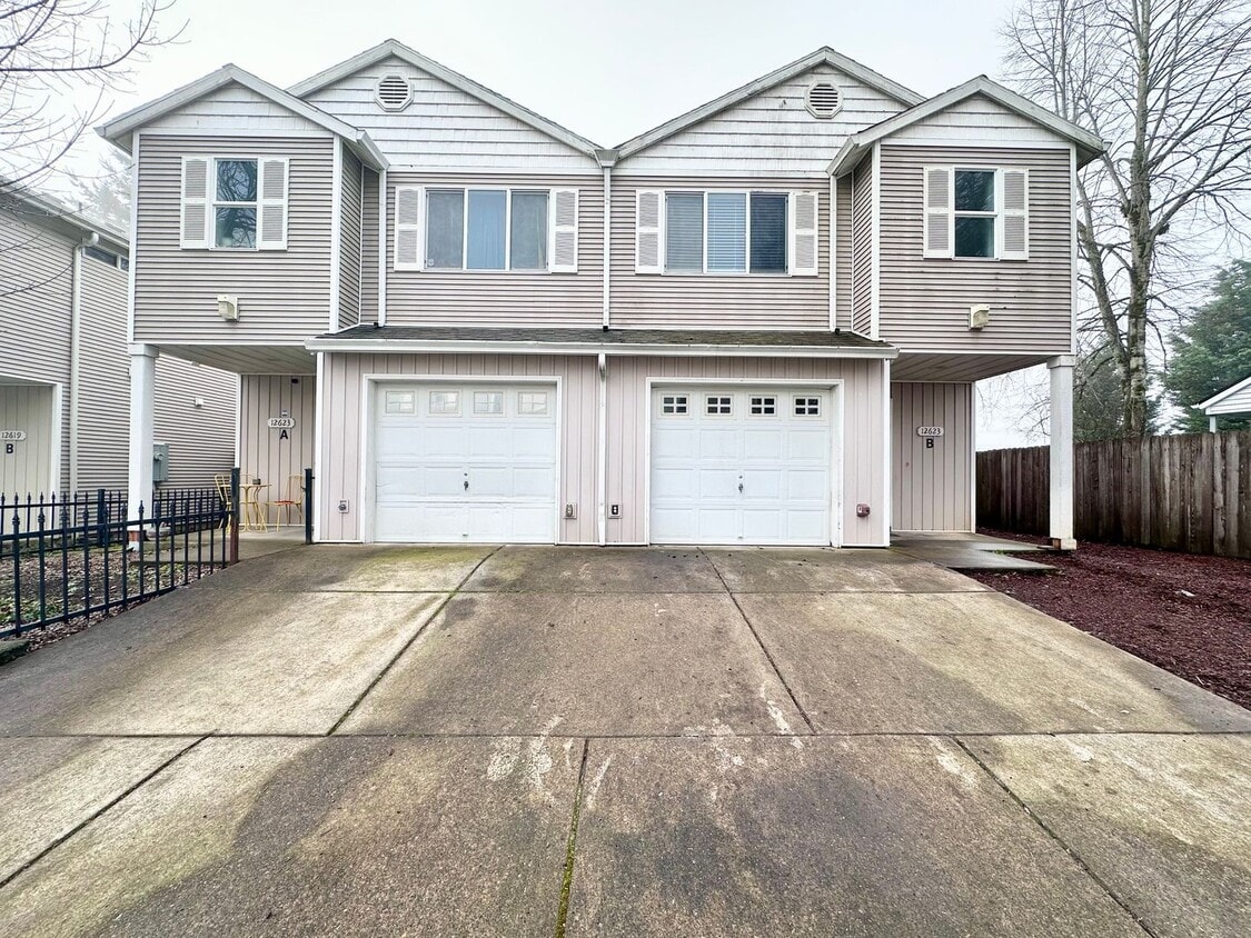 Beautiful 3-Bedroom, 2.5-Bath Condo with Modern Comforts! - Beautiful 3-Bedroom, 2.5-Bath Condo with Modern Comforts!