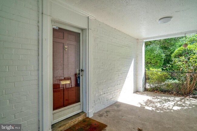 Building Photo - 3239 Gunston Rd