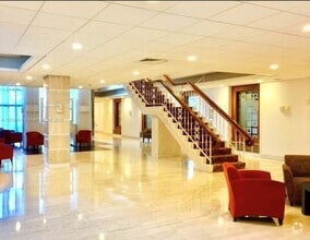 Building Photo - 2899 Collins Ave