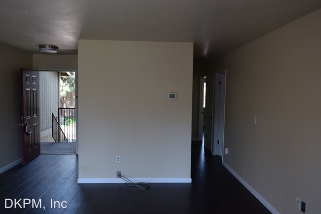 Building Photo - 455 Cherry Ln