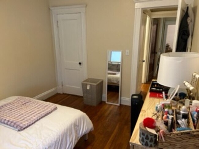 Building Photo - Great 1 bed Apt in the heart of Allston
