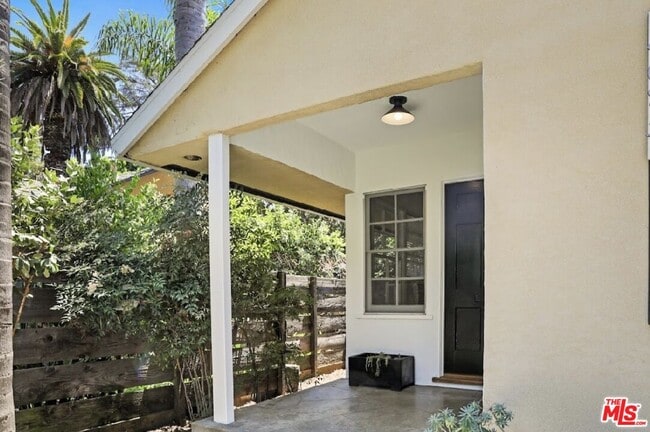 Building Photo - 4085 Van Buren Pl