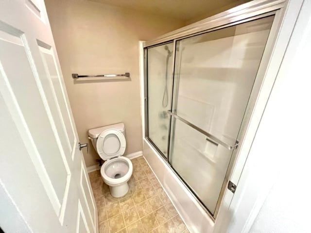 Master Bathroom Inside - 5550 Owensmouth Ave