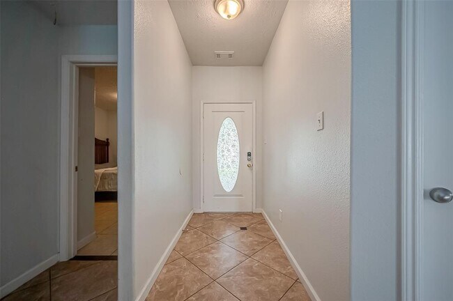 Foto del edificio - 7802 Royal Cliff Ct