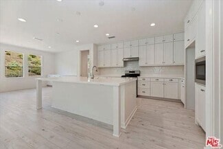 Building Photo - 29814 Corte Trono