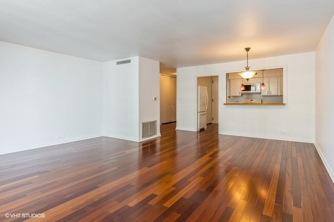 Foto del edificio - 6007 N Sheridan Rd