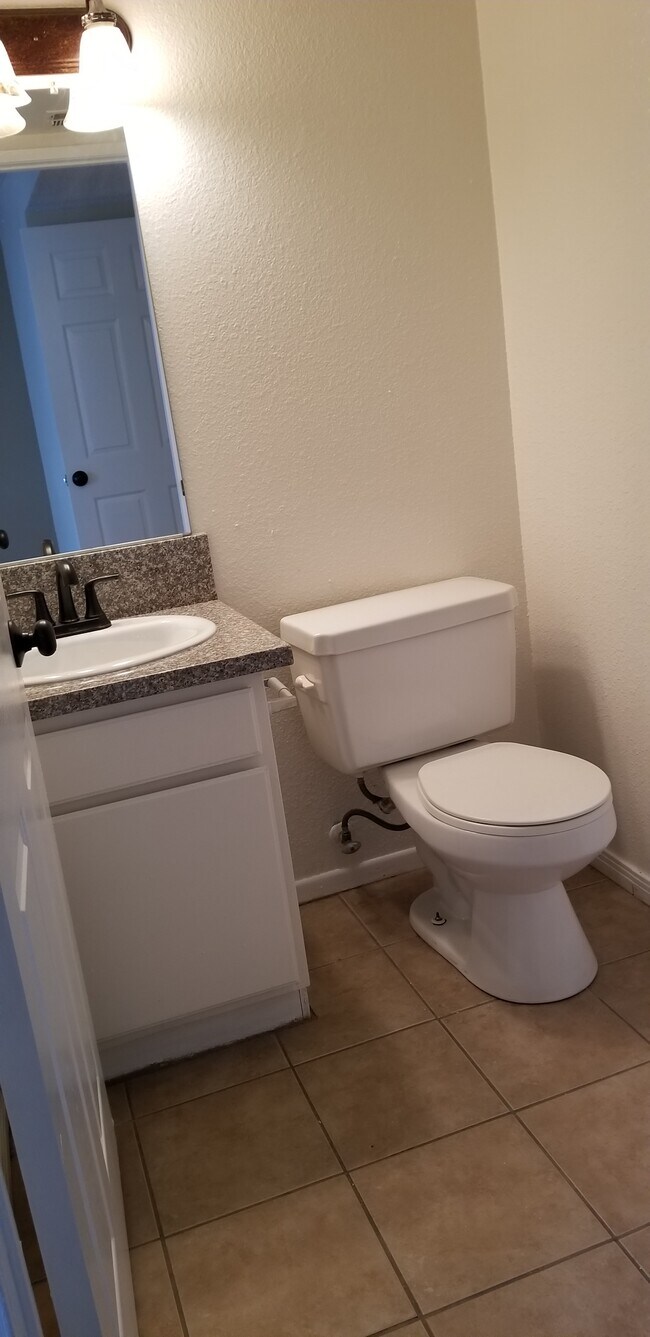 Ally's Flower Apartments Apartments in Sunland, CA