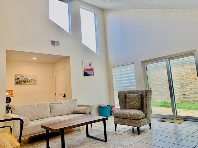 Building Photo - 11535 Bellspring Dr