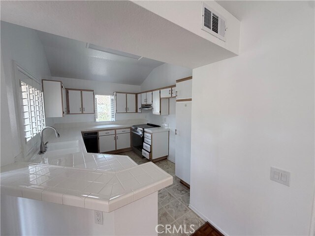 Building Photo - 56 Corsica Dr