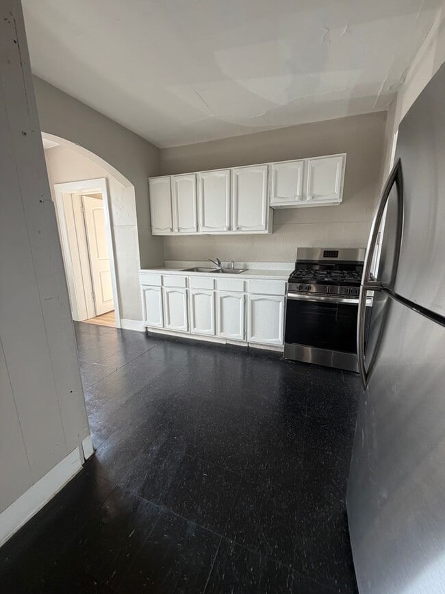 Photo - 2905 Madison Ave Apartment