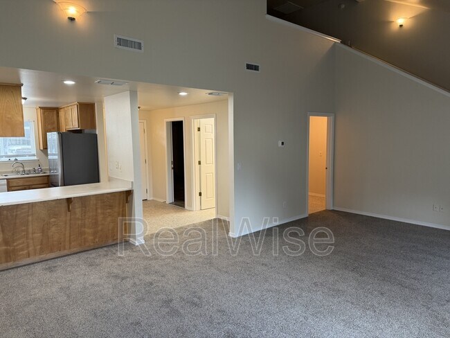 Foto del edificio - 1866 NE Fairview Ave