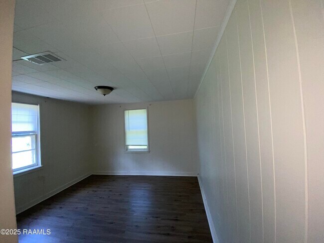 Building Photo - 3939 Chippewa St