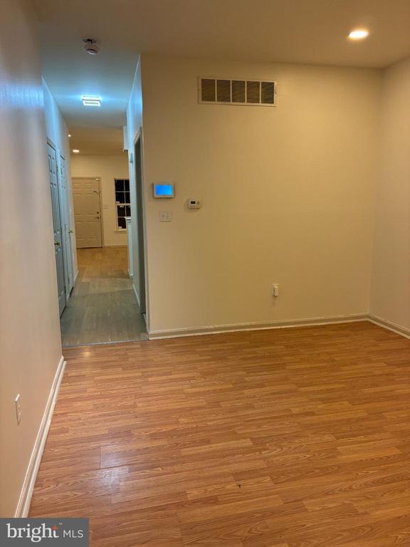 Foto del edificio - 46 Reading Ave