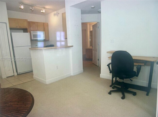 Foto del edificio - 6001 SW 70th St