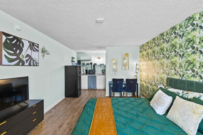 Building Photo - 1122 State Hwy 210